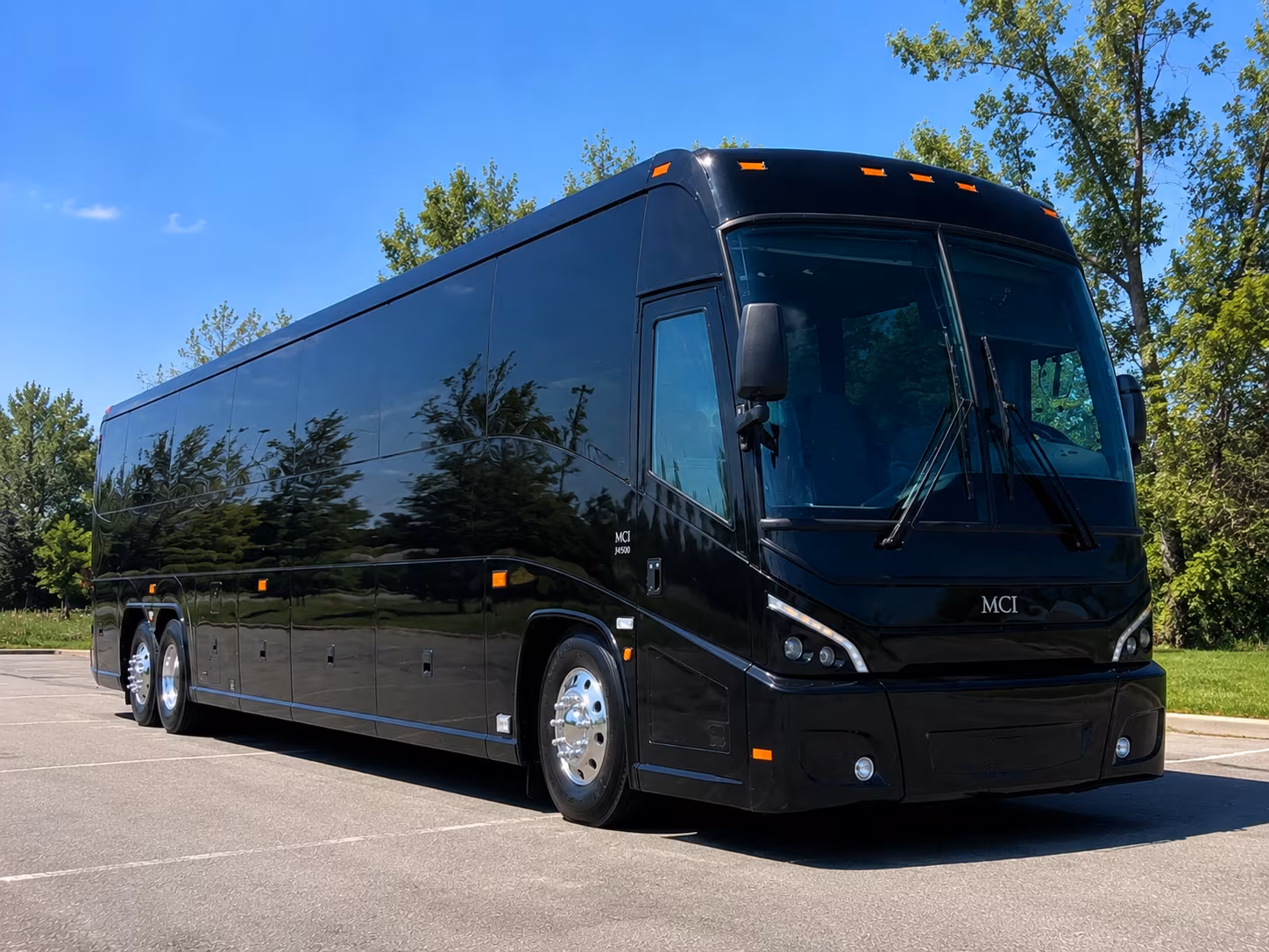 Minneapolis Airport Shuttle & Transportation party bus exterior