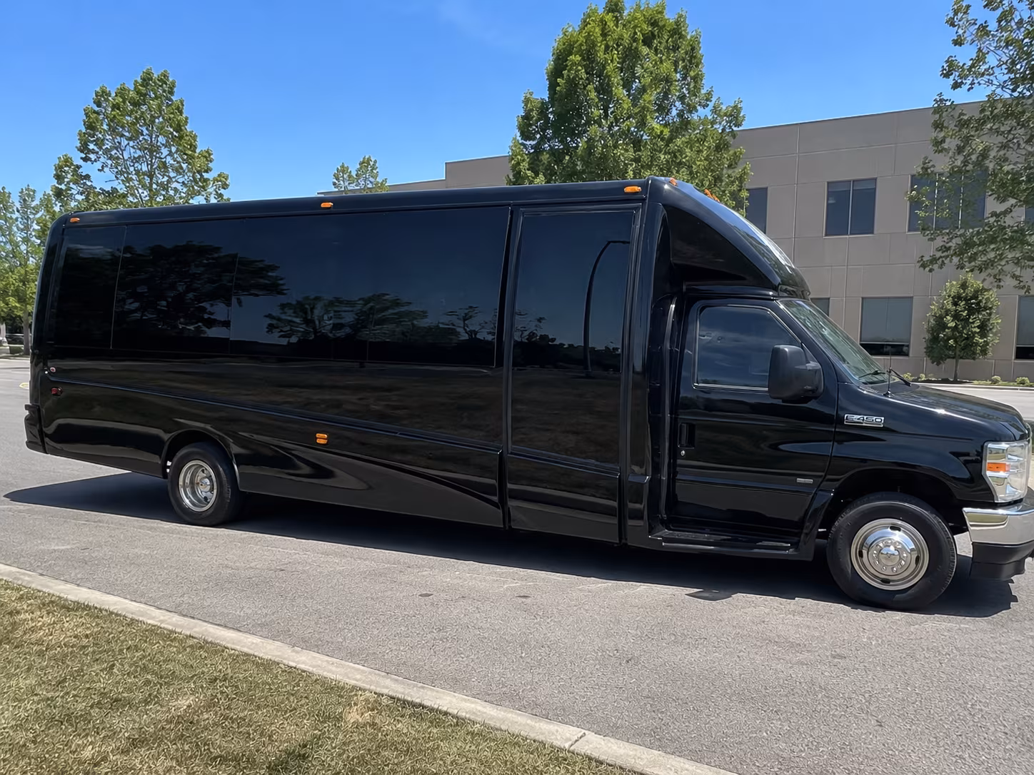 Minneapolis Bachelor & Bachelorette Transportation group transportation