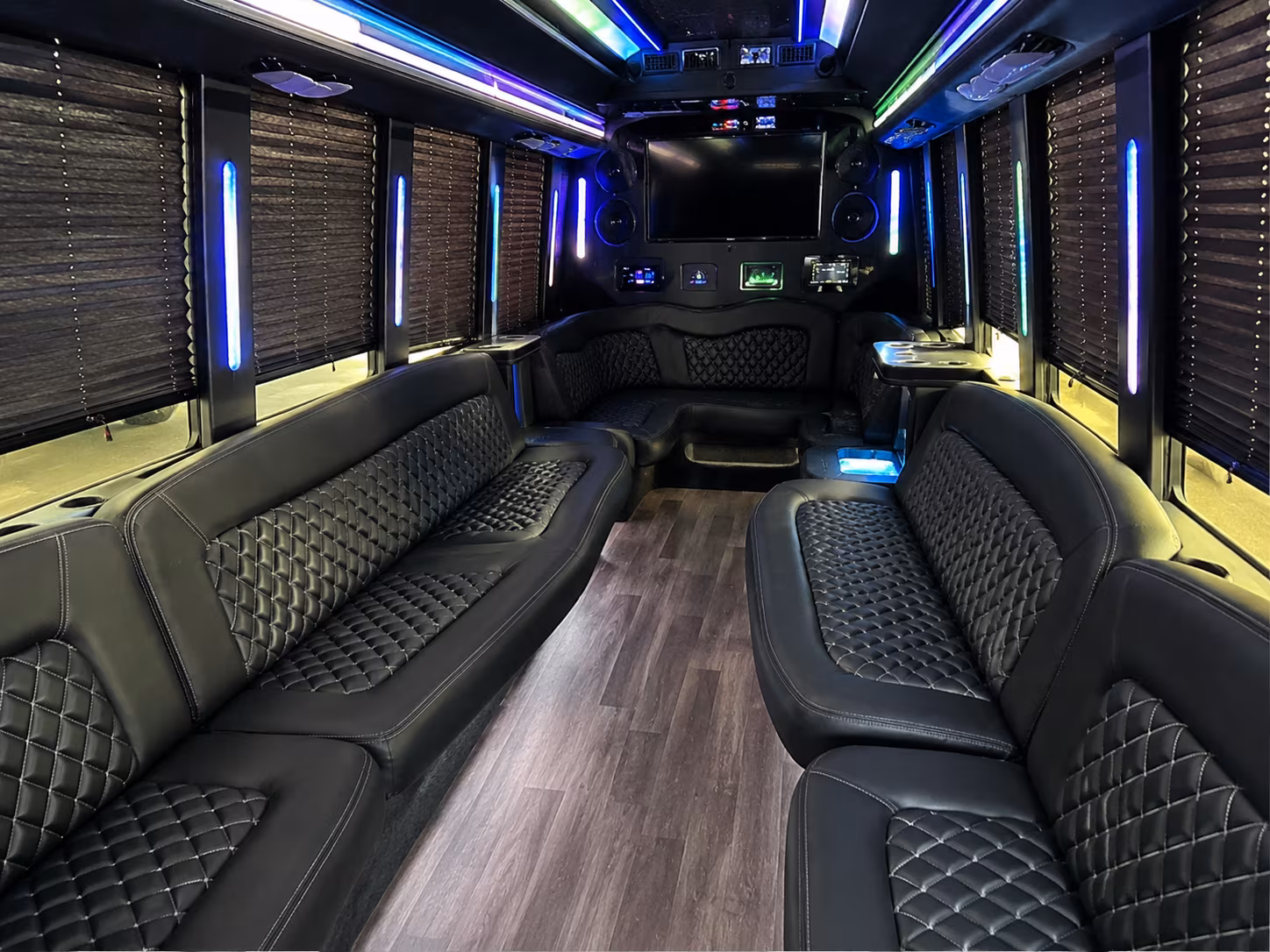 Minneapolis Birthday, Sweet 16, & Quinceañera Transportation group transportation