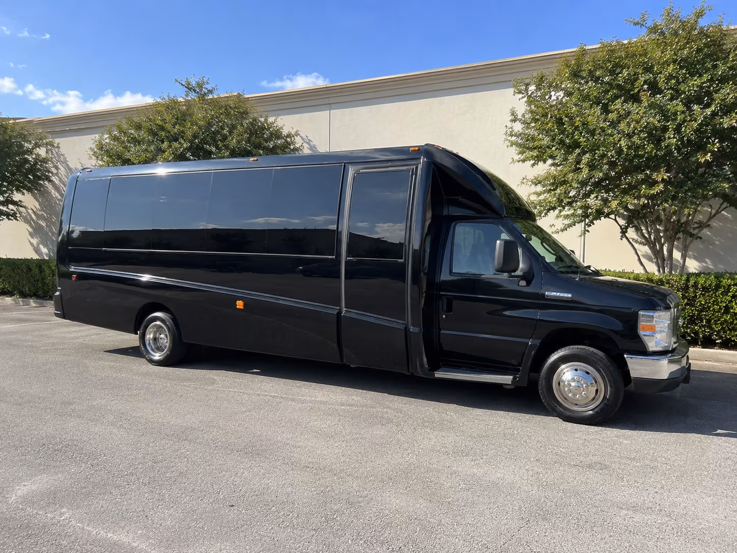 Plymouth Winery Tour & Pub Crawl Transportation