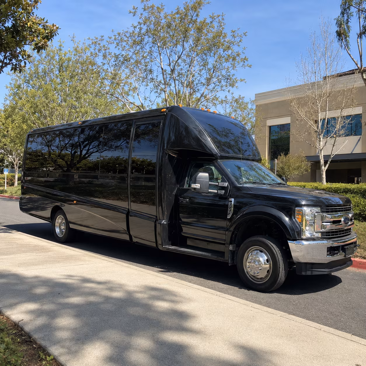 Saint Paul Homecoming & Prom Party Bus Rentals
