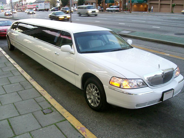 Minneapolis 8 Passenger Limo